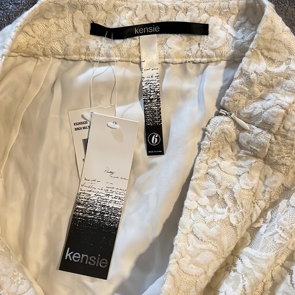 Kensie Cream Lace Short Skirt - Picture 3 of 4